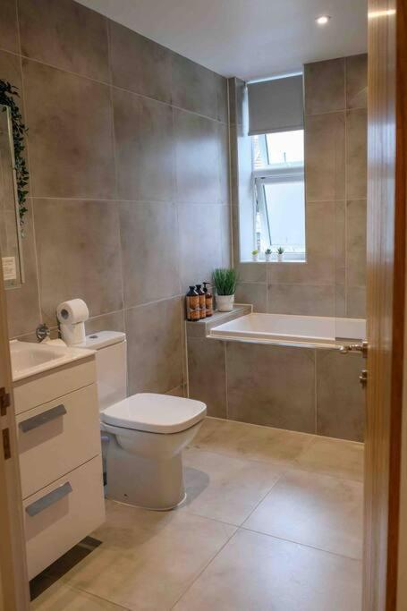 Garden Of Eden 1 Bedroom Flat In Fishponds Bristol Eksteriør billede